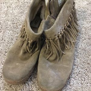 Ugg boot Shenendoah size 9